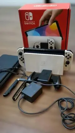 「Nintendo Switch 有機ELモデル ホワイト 箱あり」