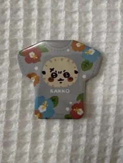 ちいかわ シーサーのおみやげやさん Tシャツ型缶バッジ ラッコ