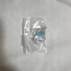 サンリオ クリスタルめじるしアクセサリー シナモンロール　ガチャガチャ