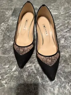 DIANA ブラック レースパンプス