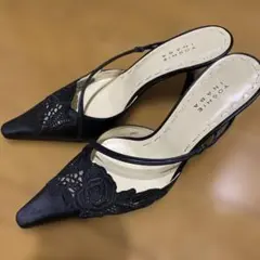 ピンヒール　yoshie inaba 黒色　23.５（新品）のサムネイル