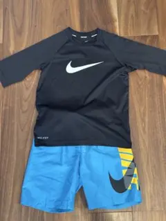 NIKE スイムウェア　上下セット　122-128cm