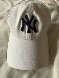 New York Yankees ロゴ キャップ ホワイト×ブラック　男女兼用
