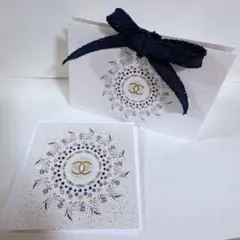 シャネル2025クリスマスギフトボックスとメッセージカード