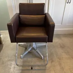 TAKARABELMONT LIM chair 03 スタイリングチェア　カット