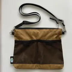 サコッシュ　茶色