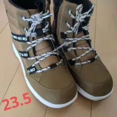 ブーツ（雪用？）　女子用ですが男子にも！