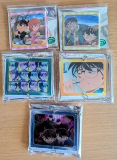 名探偵コナン　コナンランド　連結アクリルキーホルダー　メモリアル缶バッジ