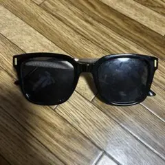 ブラックスクエアサングラス