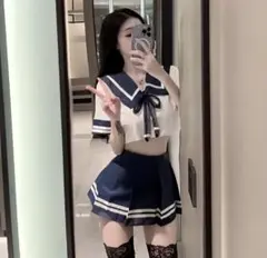 セーラー服 クロップドトップとスカートセット