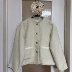 美品✨La TOTALITE アイボリー ノーカラージャケットのサムネイル