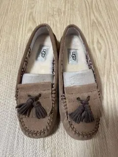 UGG タッセル付きモカシン ブラウン