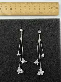 シルバー蝶々ロングイヤリング 揺れるイヤリング 韓国風 アクセサリー　キラキラ