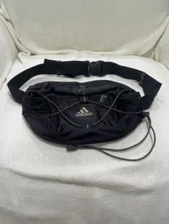 adidas ブラック ボディバッグ