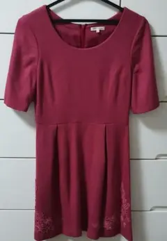 レストローズ　花柄刺繍ワンピース