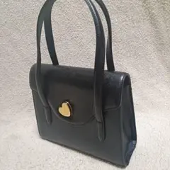 【極美品】courrèges 黒 ハンドバッグ　ハートロック ゴールドのサムネイル