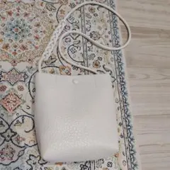 ホワイト フェイクレザー ショルダーバッグ