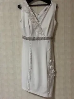 ホワイトタイトドレス ビジュー付き　FREEサイズ　Baby Club