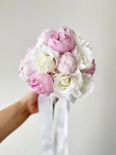 ピオニー 芍薬 ローズ ブーケ ホワイト ブートニア付 選べるリボン色&デザイン ピオニー 芍薬 ローズ ブーケ ホワイト ブートニア付 選べるリボン色