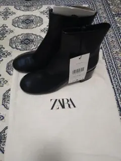 ZARA　ブロックヒールショートブーツ　３７サイズ