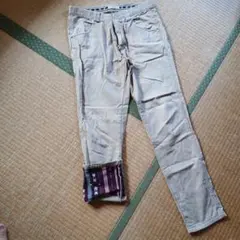 KLEIN PLUS HOMME ベージュチノパン サイズ46のサムネイル