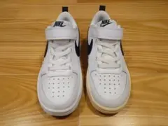 【新品】定価5940円 NIKE COURT BOROUGH ナイキ 訳あり特価