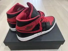 Jordan 赤黒 ハイカットスニーカー