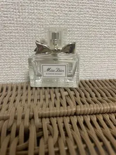 Miss Dior ブルーミングブーケ オードトワレ 香水 残量少のサムネイル