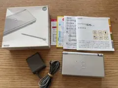 Nintendo DS Lite USG-001 グロスシルバー 箱 充電器付