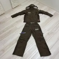 スノーボードジャケット