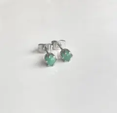エメラルド　天然石　ひと粒ピアス　スタッドピアス