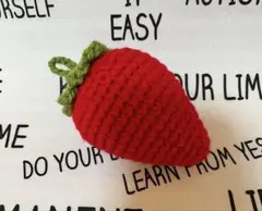 ハンドメイド☆いちごのラトル（赤）あみぐるみ
