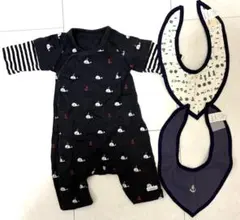 Combi コンビ　ネイビー　クジラ柄ロンパースとスタイ　セット 50-60cm