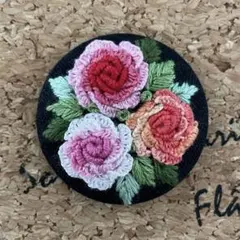 ハンドメイド刺繍ブローチ 7-490