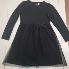 黒い長袖ワンピース（リボン付き）140㎝ 美品