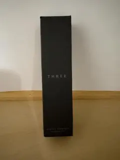 12. 箱付き THREE アンジェリックシンバイオシス ファンデーション 02のサムネイル