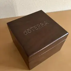 dōTERRA 10周年記念木製アロマオイルケース