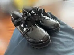 ブラックリボン付きヒールシューズ