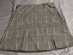 チェック柄とレースアップのミニスカート2枚セット