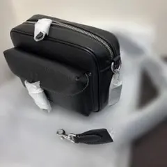 新品未使用 COACH Warner コーチ クロスボディバッグ　【大特価】のサムネイル