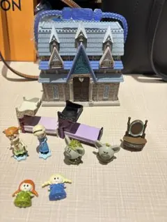 アナ、エルサ、オラフ フィギュア プレイセット Disney store