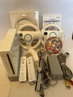 Wii本体とゲームソフトセット　マリオカートwii他ハンドル付き