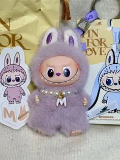 「M」POPMART PIN FOR LOVE イニシャルラブブ　ミニラブブ