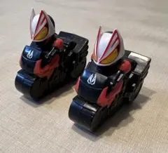 仮面ライダーギーツ　プルバックゼンマイおもちゃ2個セット（映画　入場者特典）