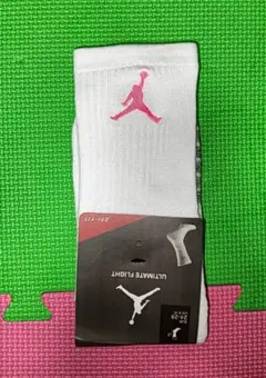 ☆大人気　Jordan Socks　スポーツソックス　クルー（白粉)