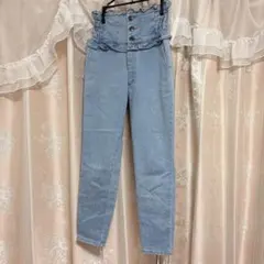 フリル付きハイウエストデニムパンツ