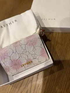 ♡未使用品♡AETHER エーテル ジプソフィア 三つ折り財布 押し花 かすみ草 エーテル AETHER ジプソフィア 三つ折り財布 押し花 かすみ草 - メルカリ