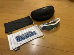 ハ*ん様 【数量限定品】OAKLEY 横浜DeNAベイスターズ コラボ サングラのサムネイル