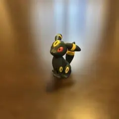 モンコレ　ブラッキー　フィギュア