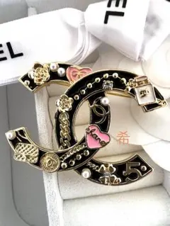 海外で買い集めた CCロゴブローチ ゴールド